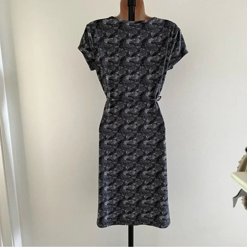 Surplice Dress Size Small Worthington Stretch V Neck Short Sleeve Midi - Picture 2 of 9